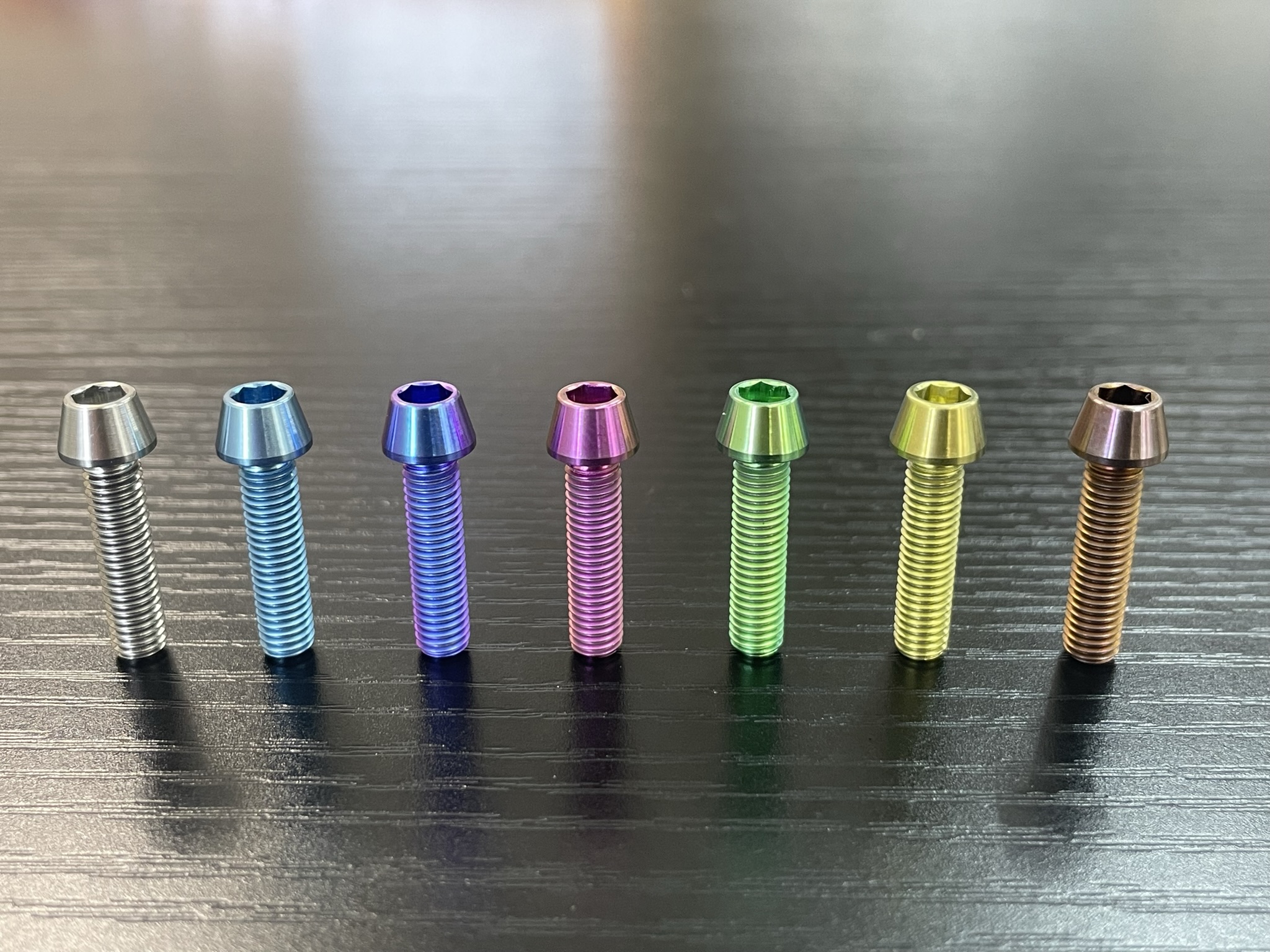 テーパーキャップボルト M5×20mm