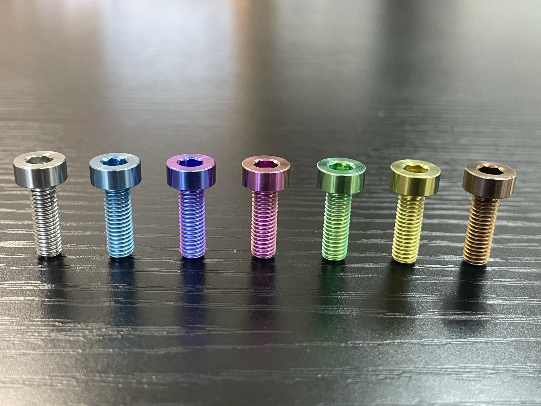 低頭ストレートキャップボルト M5×15mm